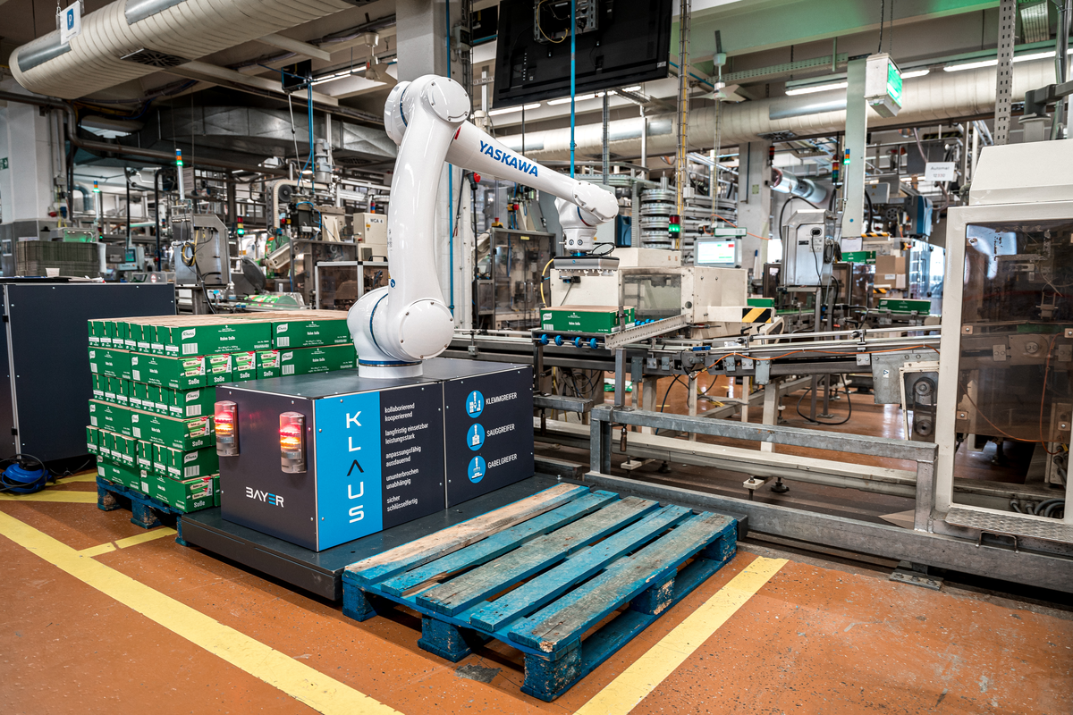 Cobot palettiert bei Unilever